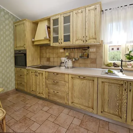 Sleeps 6 Pool Air Con Wifi Jakici