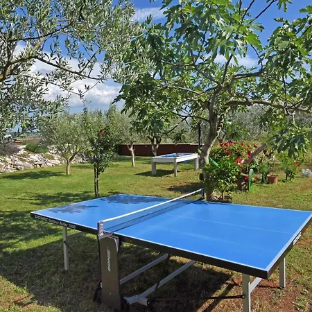 Villa Sleeps 6 Pool Air Con Wifi Jakici