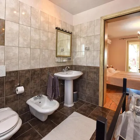 Sleeps 6 Pool Air Con Wifi Villa