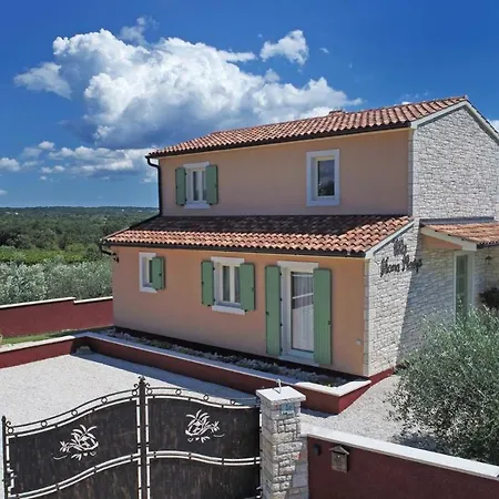 Sleeps 6 Pool Air Con Wifi Villa
