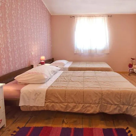 Villa Sleeps 6 Pool Air Con Wifi *